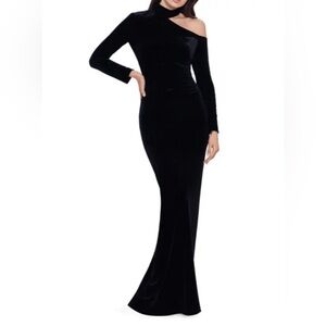 XSCAPE Velvet Cold Shoulder Long Sleeve Gown - Black 4